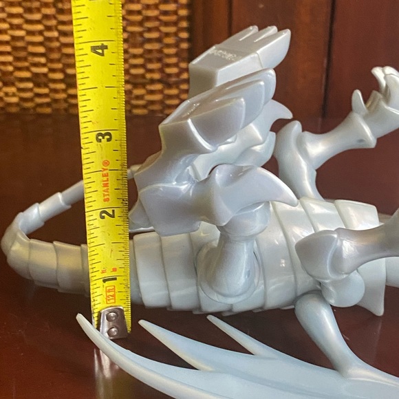 Vintage 1996 Blue Eyes White Dragon Yu-Gi-Oh Figure Toy Kazuki Takahashi - Picture 8 of 8